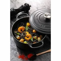 Cocotte En Fonte Ronde 22 Cm Noir Mat Le Creuset Signature -Cookway boutique cocotte en fonte ronde 22 cm noir mat le creuset signature 5