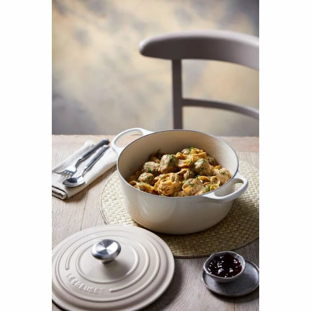 Cocotte En Fonte Ronde 24 Cm Meringue Signature Le Creuset 7 Cocotte En Fonte Ronde 24 Cm Meringue Signature Le Creuset â Image 5