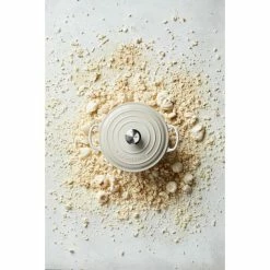 Cocotte En Fonte Ronde 26 Cm Meringue Signature Le Creuset 13 Cocotte En Fonte Ronde 26 Cm Meringue Signature Le Creuset -Cookway boutique cocotte en fonte ronde 26 cm meringue signature le creuset 5