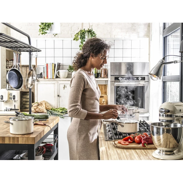 Faitout Émaillé 24cm Crème KitchenAid 5 Faitout Émaillé 24cm Crème KitchenAid – Image 3