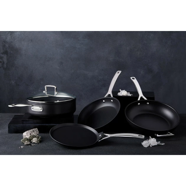 Poêle 24 Cm Anti-Adhérente Les Forgées Le Creuset 7 Poêle 24 Cm Anti-Adhérente Les Forgées Le Creuset – Image 5