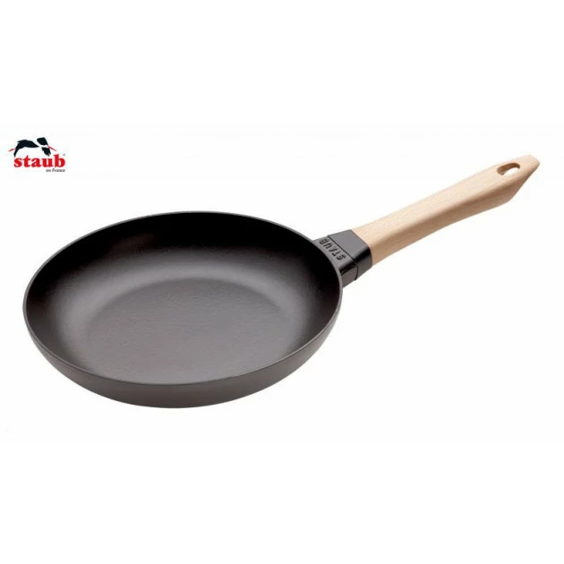 Poêle En Fonte Noir 24 Cm Manche Bois Staub 3 Poêle En Fonte Noir 24 Cm Manche Bois Staub