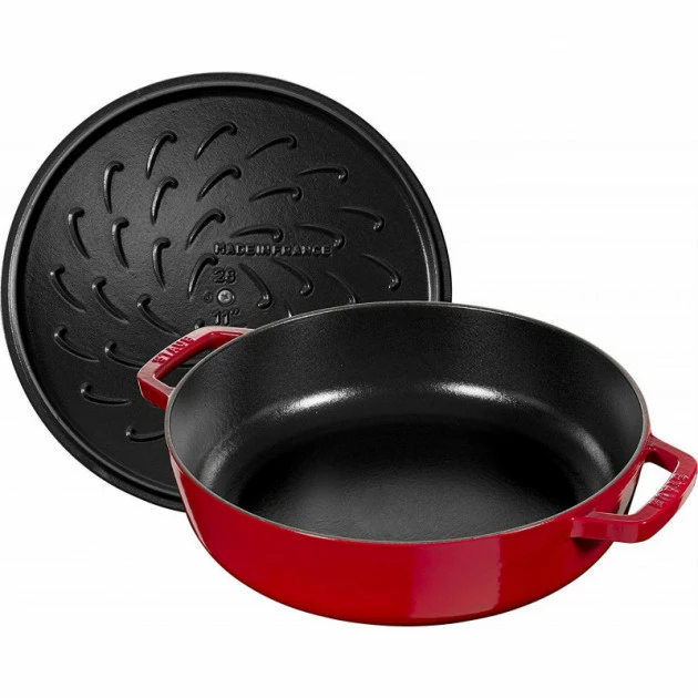 Sauteuse En Fonte Chistera 24 Cm Rouge Cerise Staub 5 Sauteuse En Fonte Chistera 24 Cm Rouge Cerise Staub – Image 3
